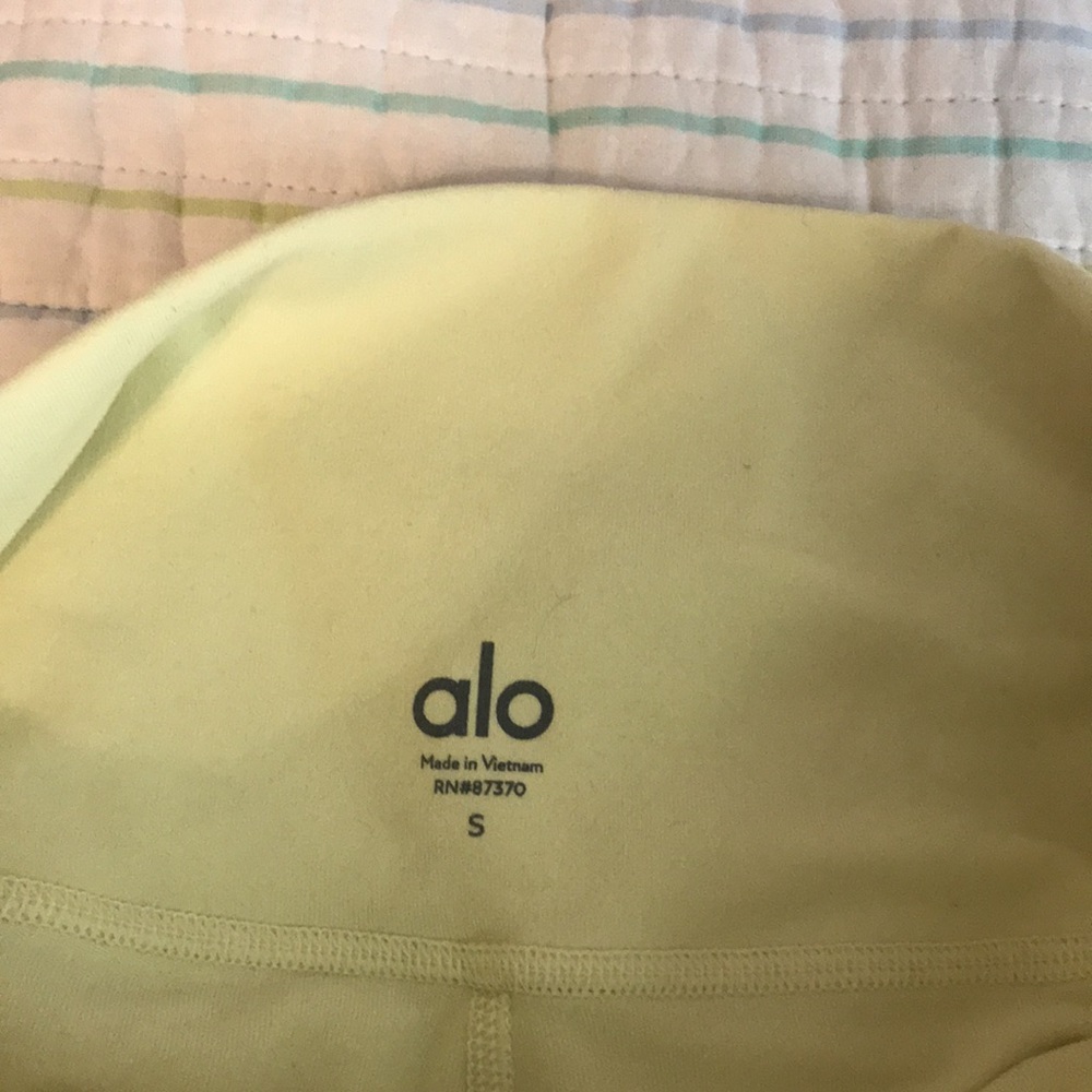ALO Yoga Sunny Yellow Bike Shorts - Picture 9 of 11